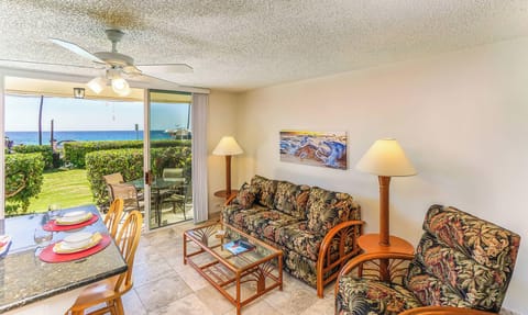 Studio Suite, 1 King Bed with Sofa bed, Patio, Ocean View (Kona White Sands A4) | Living area | 35-inch flat-screen TV with digital channels