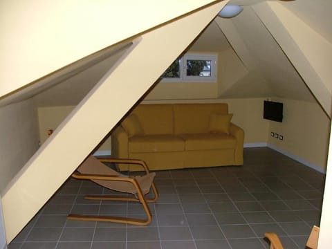 Apartment | Living room | Flat-screen TV