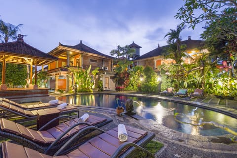 Outdoor pool, sun loungers