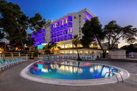 2 outdoor pools, sun loungers