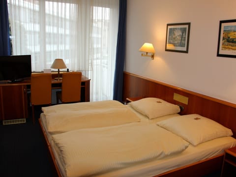 Standard Double Room, Private Bathroom | Minibar, free WiFi
