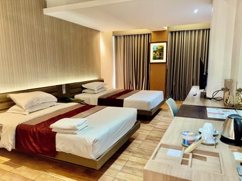 Superior Room | Minibar, in-room safe, desk, free WiFi