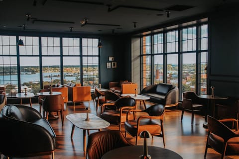 Breakfast, lunch, dinner and brunch served