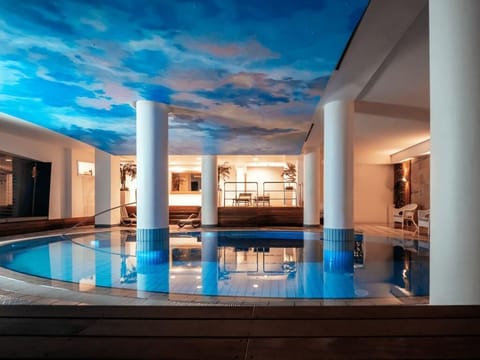 Indoor pool, seasonal outdoor pool, free cabanas, pool umbrellas