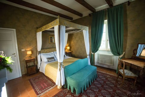 Suite | Premium bedding, individually decorated, individually furnished