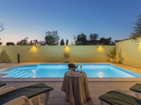 Villa | Pool | Indoor pool, outdoor pool