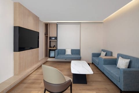 Studio Suite, 1 Bedroom | In-room safe, soundproofing