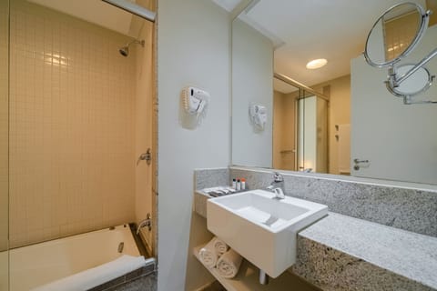 Deluxe Room, 1 King Bed | In-room safe, desk, laptop workspace, free WiFi