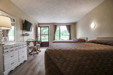 Deluxe Room, 2 Queen Beds | Desk, blackout drapes, soundproofing, WiFi (free)