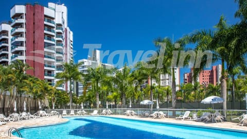 2 outdoor pools