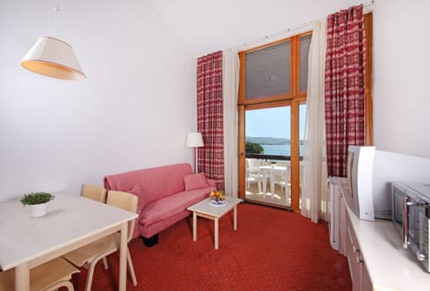 Condo, 1 Bedroom | Living room | TV