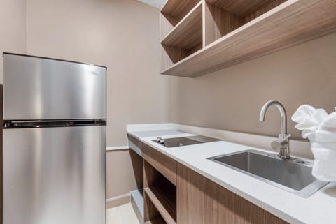 Superior Room, 1 King Bed, Non Smoking, Kitchenette | Desk, iron/ironing board, free WiFi, bed sheets