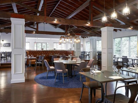 Daily English breakfast (GBP 16.45 per person)