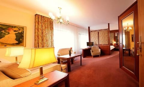 In-room safe, desk, blackout drapes, free WiFi