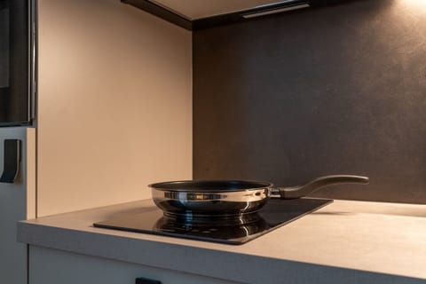 Premium bedding, in-room safe, individually decorated