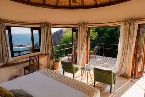 Standard Double Room, 1 Bedroom, Ocean View | Premium bedding, minibar, in-room safe, individually decorated