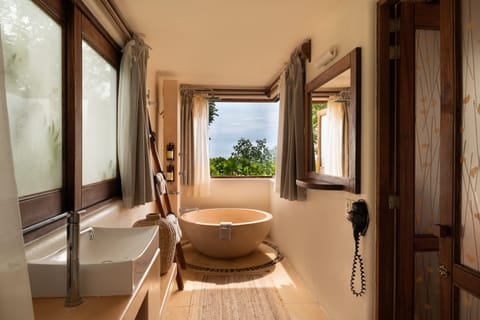 Standard Room, 2 Double Beds | Bathroom | Shower, free toiletries, towels