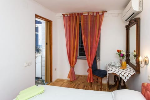 Double Room (Double Room) | 2 bedrooms, free WiFi