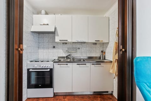 Apartment, 1 Bedroom | Private kitchenette | Full-size fridge, oven, electric kettle, cookware/dishes/utensils