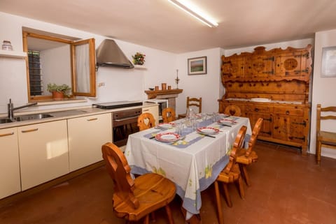 Apartment, 2 Bedrooms | Private kitchen | Full-size fridge, microwave, oven, stovetop