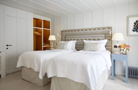 Garden Room Twin (Pets Welcome) | Premium bedding, in-room safe, iron/ironing board, free WiFi