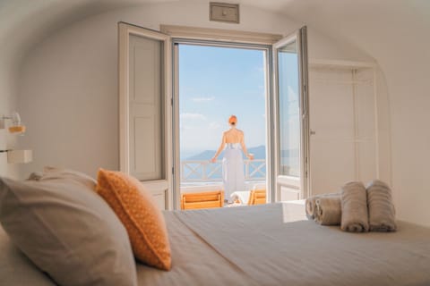 Master Cave Villa with Outdoor Jacuzzi | Premium bedding, in-room safe, desk, soundproofing