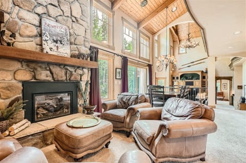 House, 5 Bedrooms | Interior