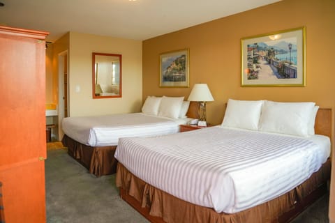 2 Queen Beds, Non Smoking	 | Premium bedding, soundproofing, iron/ironing board, free WiFi