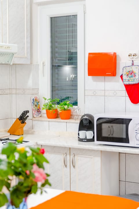 Apartment (Three-Bedroom Apartment with Pool) | Private kitchen | Fridge, microwave, stovetop, coffee/tea maker