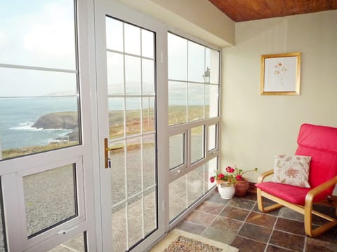 House, 3 Bedrooms, 2 Bathrooms, Sea Facing | Living room