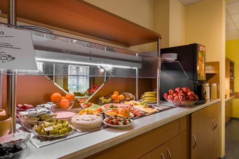 Daily buffet breakfast (EUR 12.5 per person)