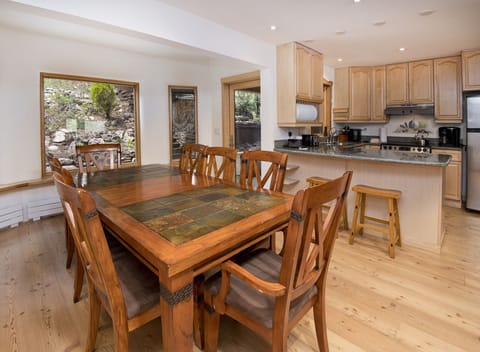 Townhome, 3 Bedrooms | Dining