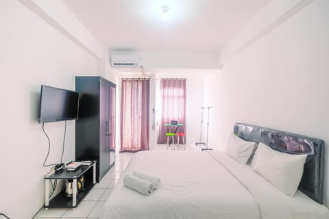 Apartment, Non Smoking, Kitchenette | 1 bedroom, iron/ironing board, free WiFi, bed sheets