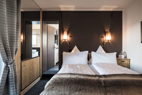 Standard Double or Twin Room | Down comforters, in-room safe, individually decorated