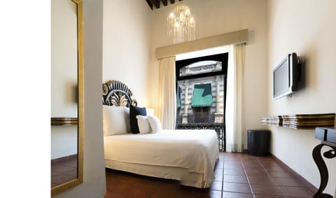 Standard Room | Premium bedding, down comforters, in-room safe, soundproofing