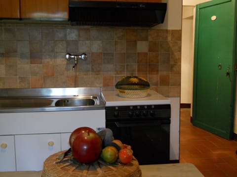 Villa, 5 Bedrooms | Private kitchen | Fridge, microwave, stovetop, cookware/dishes/utensils