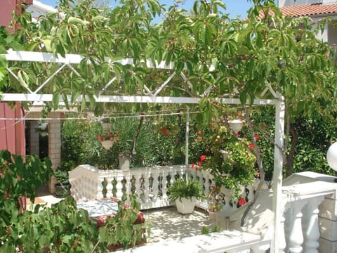 Apartment, 1 Bedroom, Smoking, Balcony | Property grounds