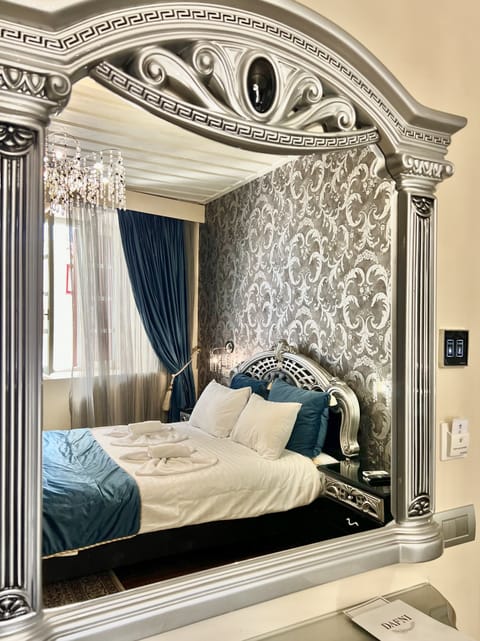 Double Room, Patio | In-room safe, soundproofing, iron/ironing board, free WiFi