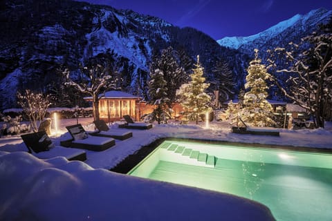 Outdoor pool, open 8:00 AM to 8:00 PM, sun loungers