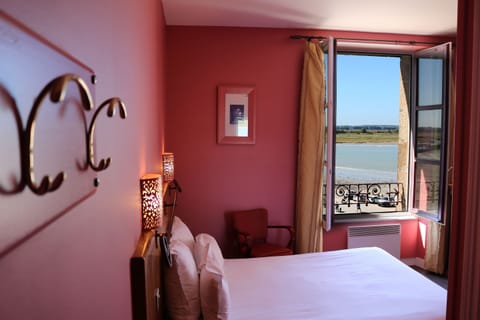 Double Room Bay View Inn | Minibar, desk, blackout drapes, free WiFi