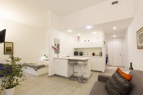 Apartment | Private kitchen | Stovetop, toaster, cleaning supplies