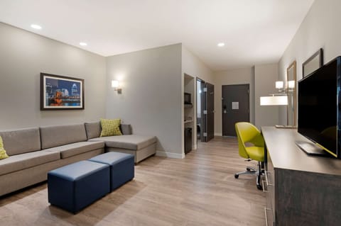 Suite, 1 King Bed, Non Smoking | Premium bedding, desk, iron/ironing board, cribs/infant beds