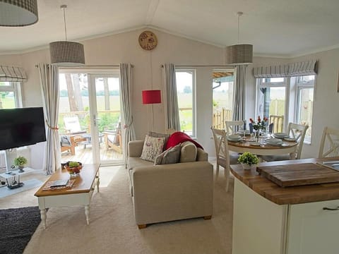 Luxury Apartment, Ensuite | Lounge