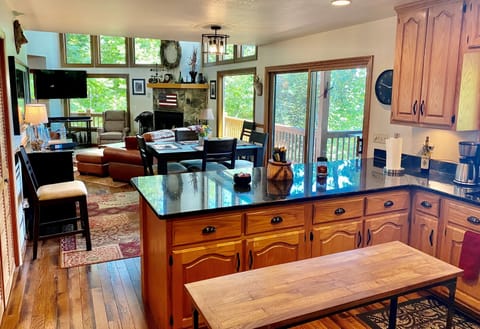 House, 3 Bedrooms | Private kitchen | Fridge, oven, coffee/tea maker, toaster