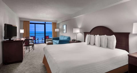 Hypo-allergenic bedding, in-room safe, desk, laptop workspace