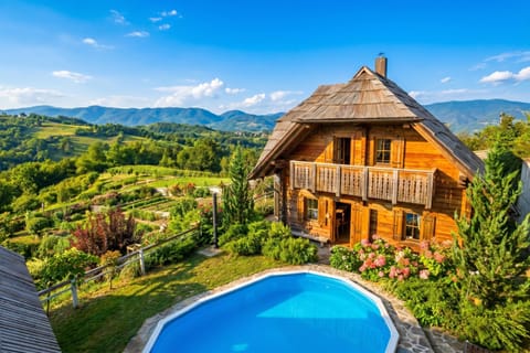 Family Chalet, 3 Bedrooms, Balcony, Mountainside (Chalet Podgorje With Pool) | Exterior