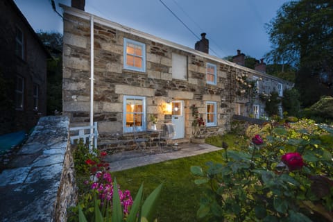 Luxury Cottage, Private Bathroom, River View | Exterior