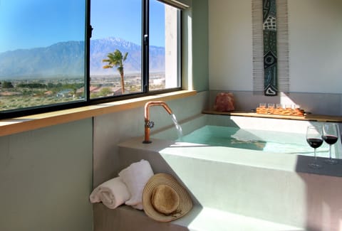 Private spa tub
