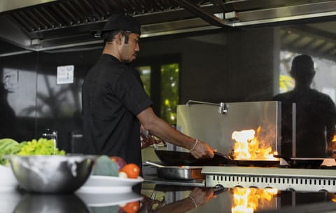 Luxury Villa | Private kitchen | Full-size fridge, microwave, stovetop, electric kettle