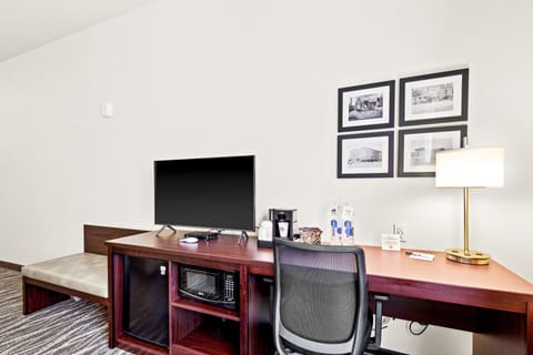 Premium bedding, pillowtop beds, in-room safe, desk